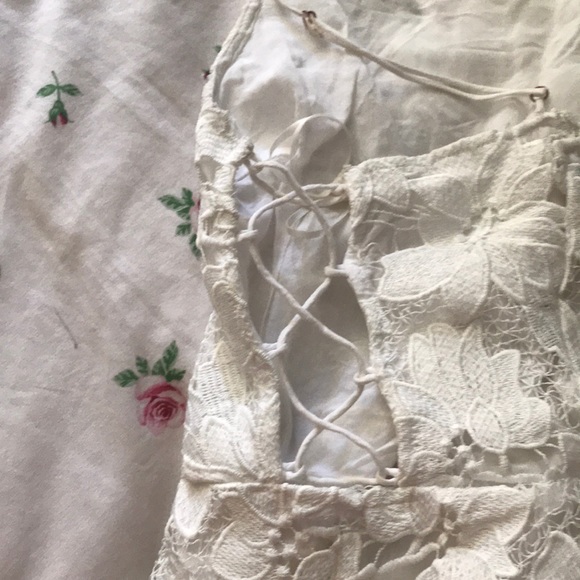 Lace romper - Picture 4 of 5